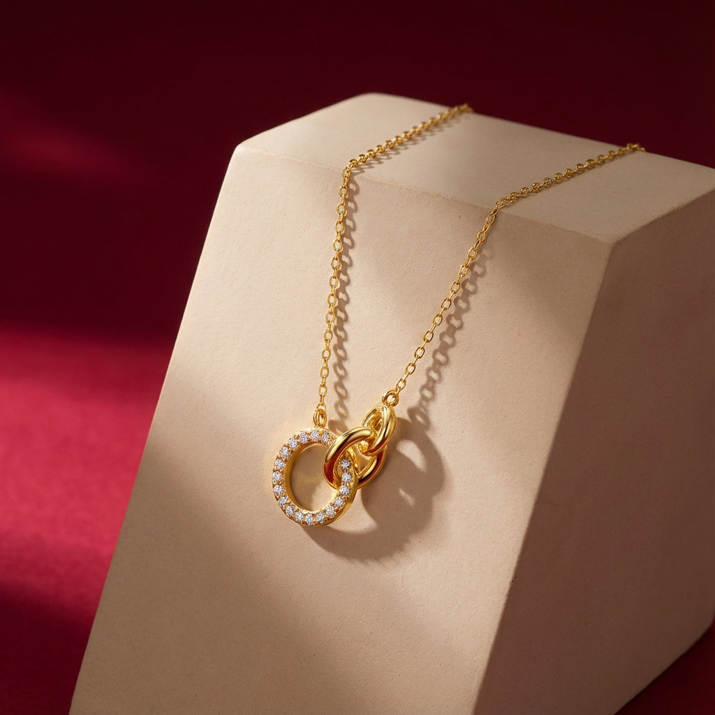 Minimal Diamond Pendant Necklace